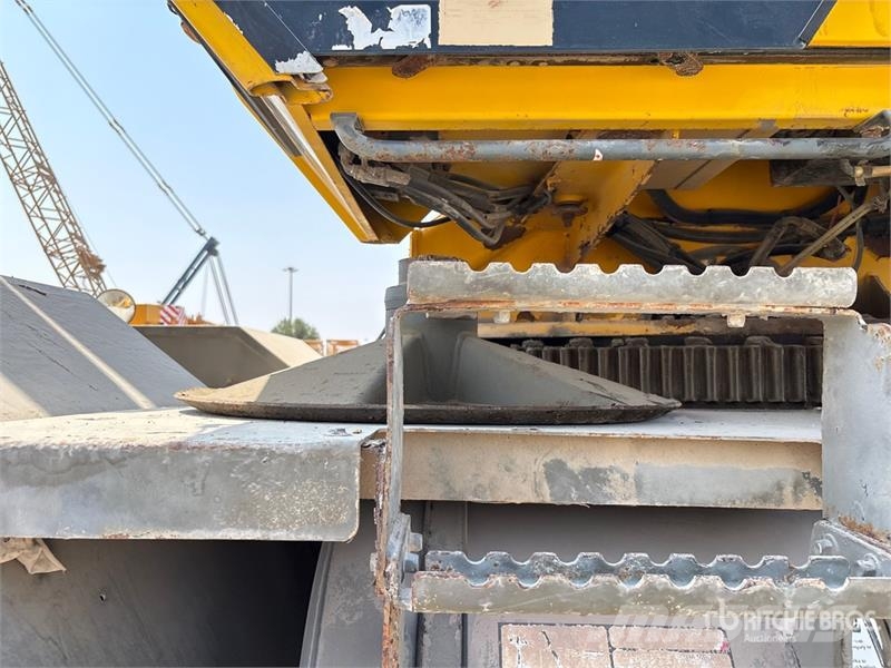 Grove RT765E-2 رافعات الطرق الوعرة