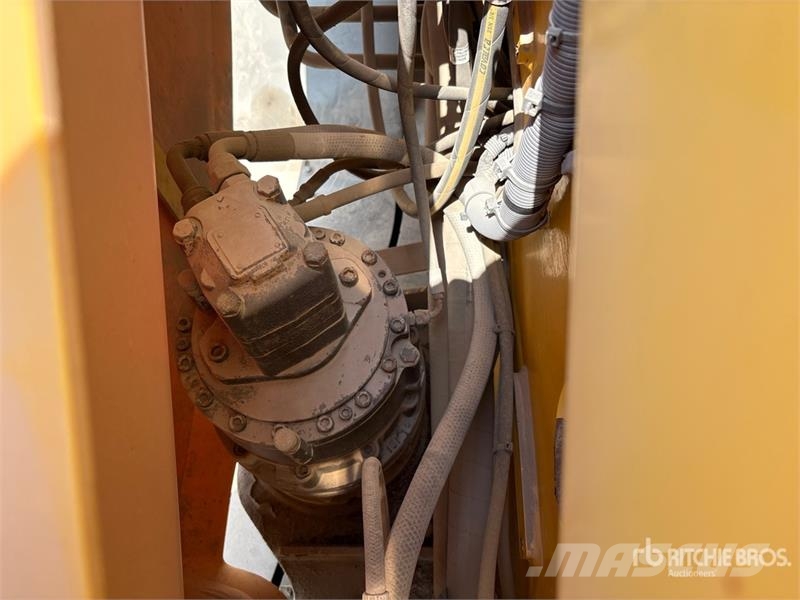 Grove RT765E-2 رافعات الطرق الوعرة