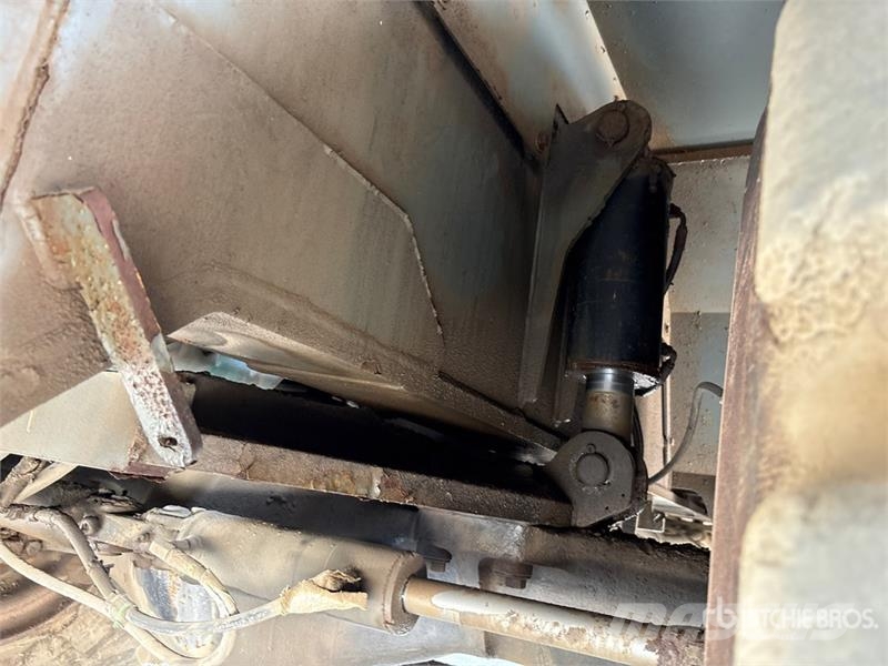 Grove RT765E-2 رافعات الطرق الوعرة