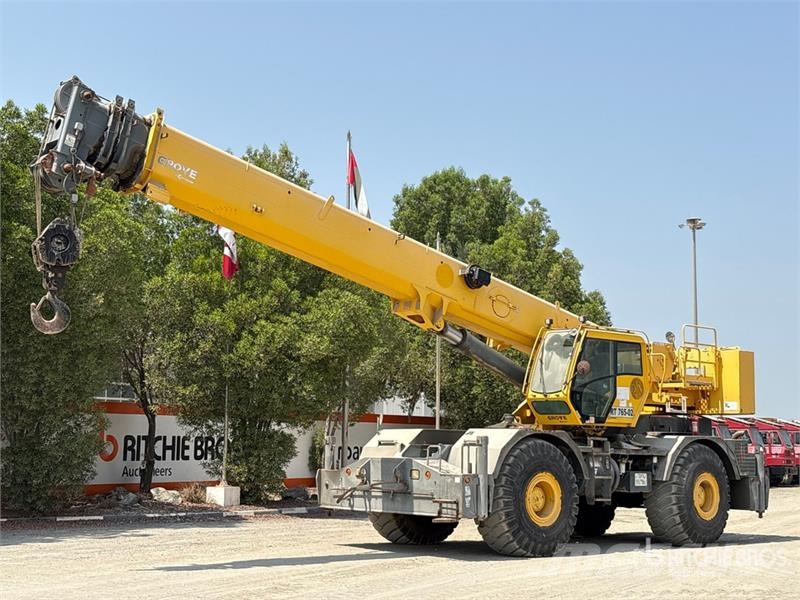 Grove RT765E-2 رافعات الطرق الوعرة