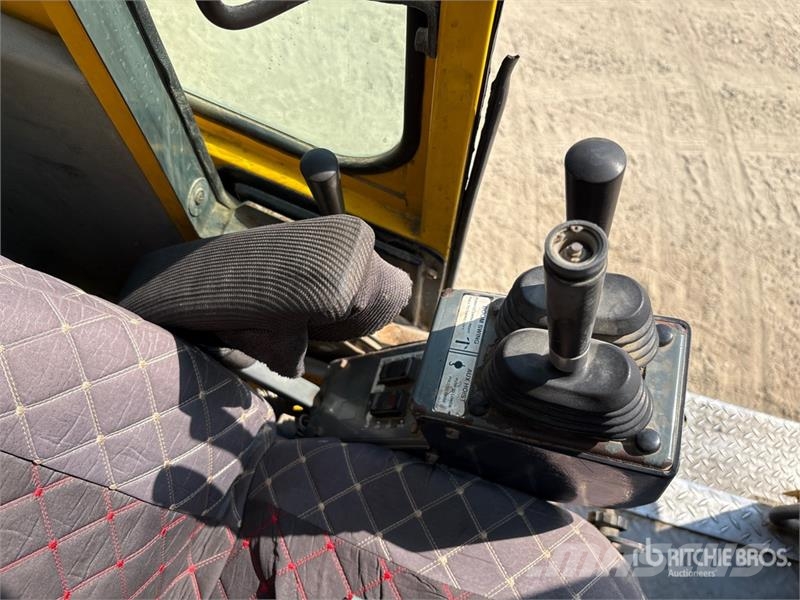 Grove RT9130E رافعات الطرق الوعرة