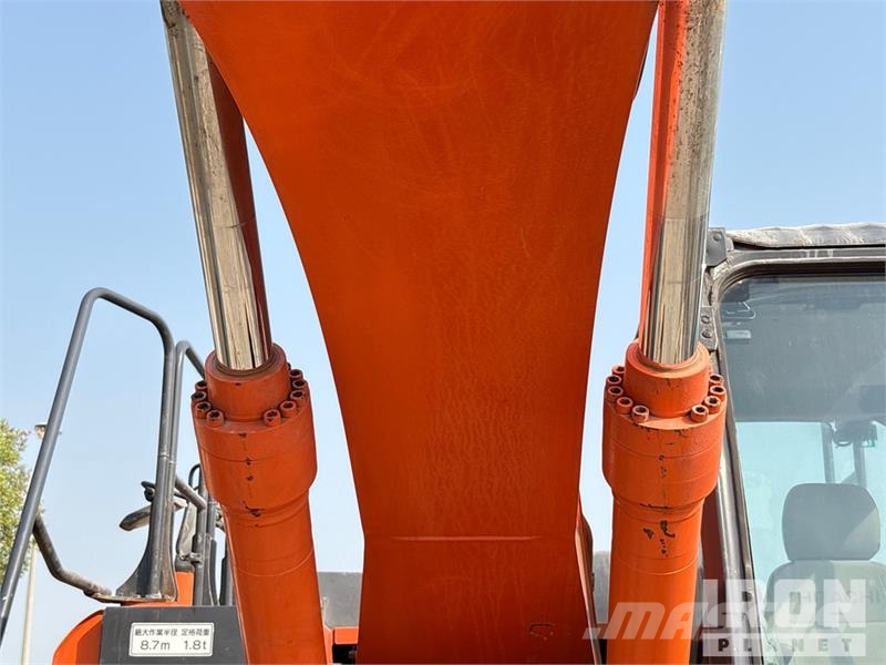 Hitachi ZH200-6 Tracked Excavator 履帶式 挖土機/掘鑿機/挖掘機