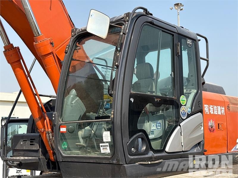 Hitachi ZH200-6 Tracked Excavator Crawler excavators
