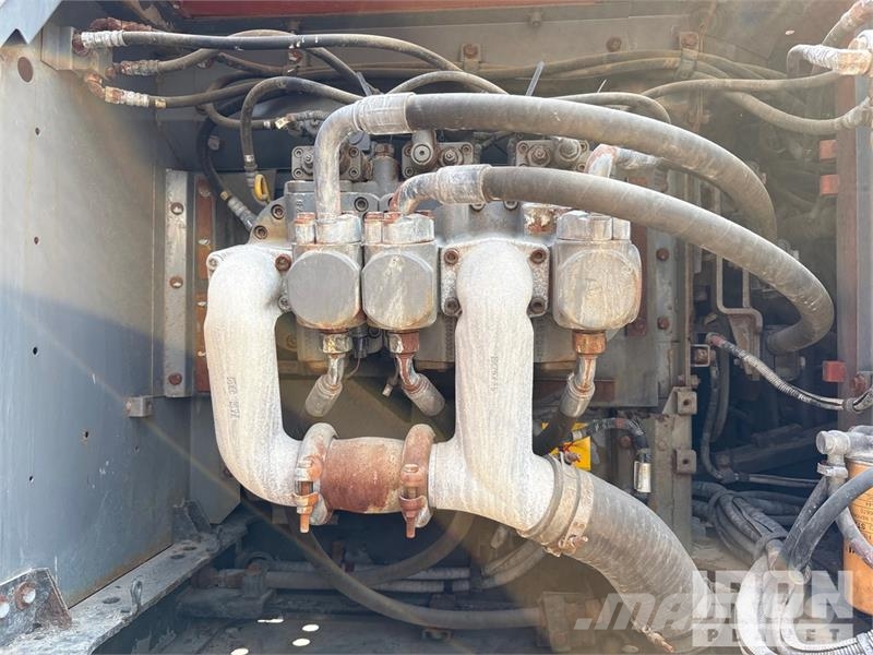 Hitachi ZH200-6 Tracked Excavator Crawler excavators