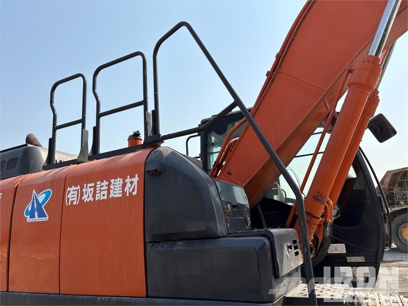 Hitachi ZH200-6 Tracked Excavator Crawler excavators