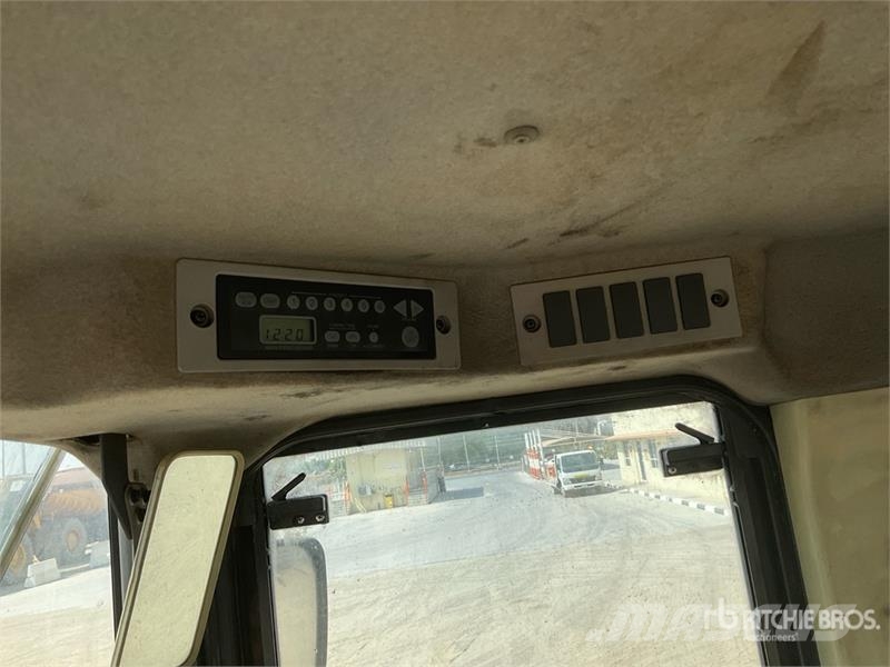 Hitachi ZW140-6 Wheel Loader لوادر بعجل