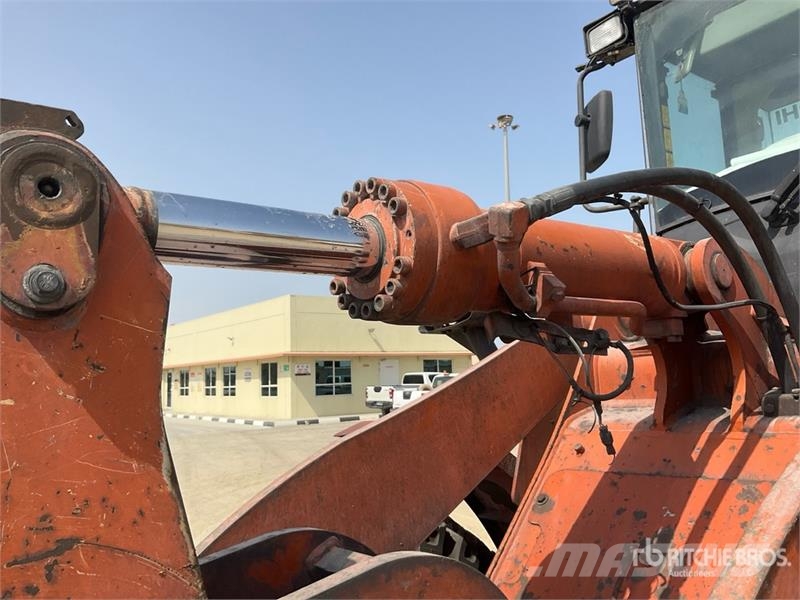 Hitachi ZW140-6 Wheel Loader لوادر بعجل