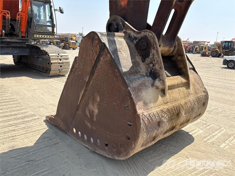 Hitachi ZX870LCH-3 Tracked Excavator Crawler excavators