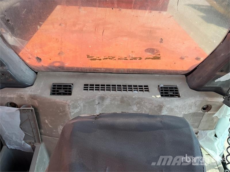 Hitachi ZX870LCH-3 Tracked Excavator Crawler excavators