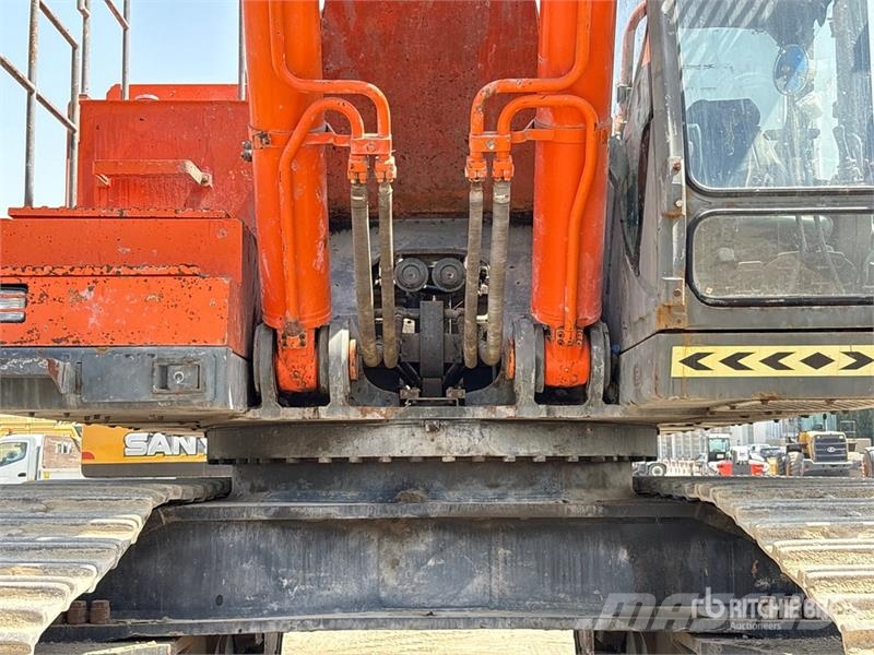 Hitachi ZX870LCH-3 Tracked Excavator Crawler excavators