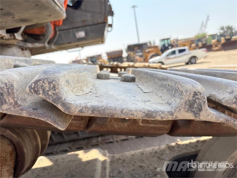 Hitachi ZX870LCH-3 Tracked Excavator Crawler excavators