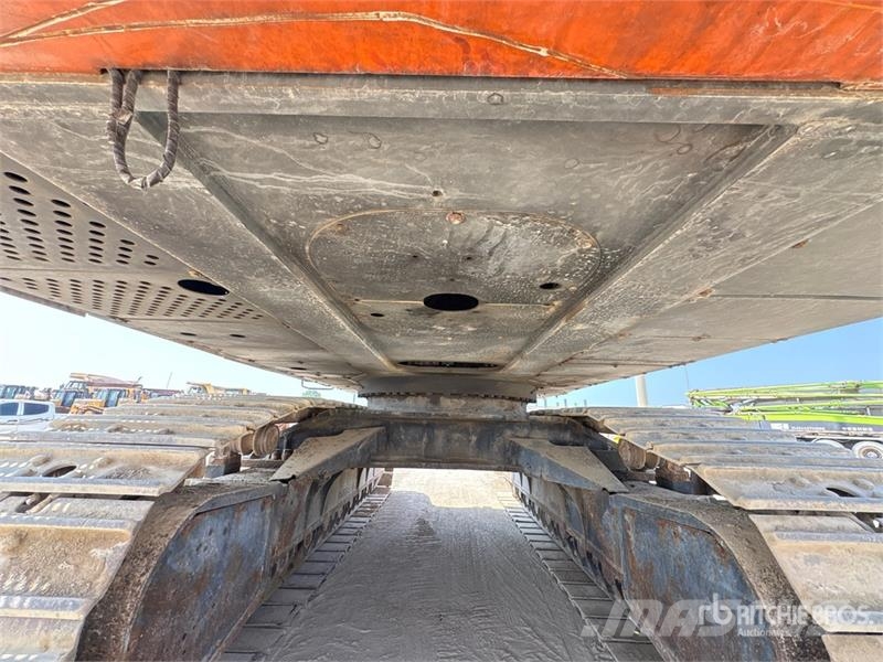 Hitachi ZX870LCH-3 Tracked Excavator Crawler excavators