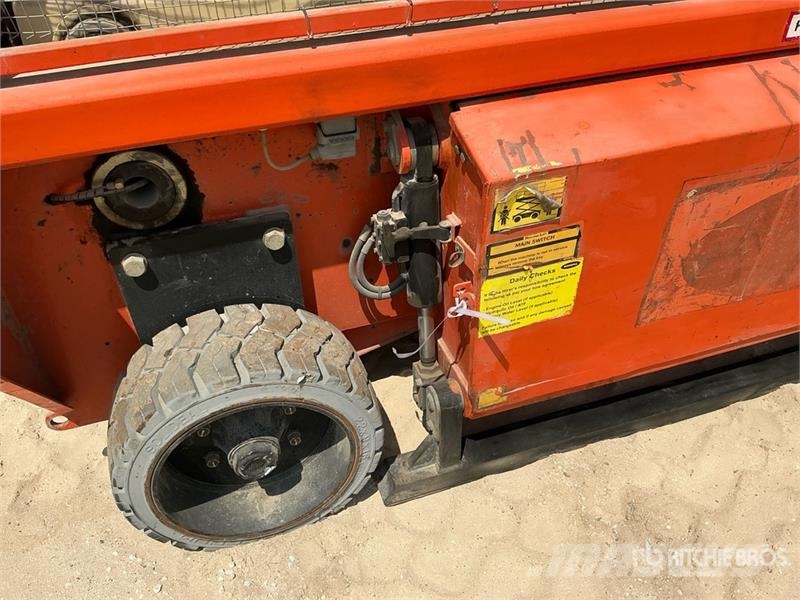 Holland Lift HL190 E12 Electric Scissor Lift Käärtõstukid