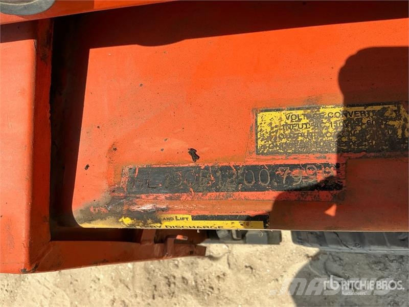 Holland Lift HL190 E12 Electric Scissor Lift Käärtõstukid