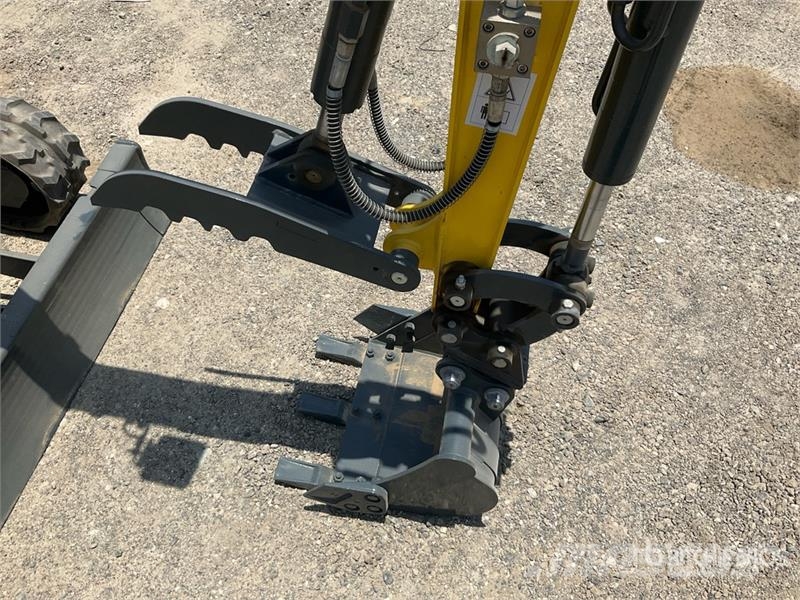 Hytec F1300 Mini Excavator (Unused) حفارات صغيرة أقل من 7 طن (حفارات صغيرة)
