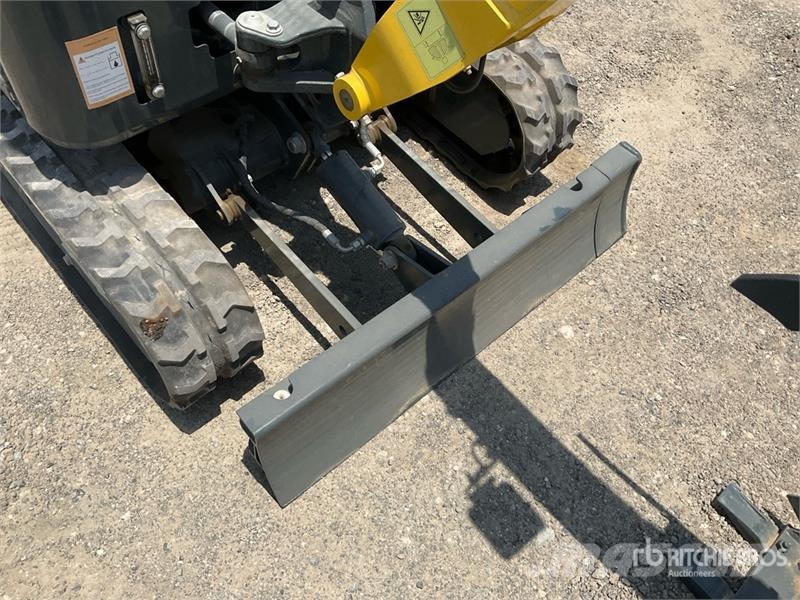 Hytec F1300 Mini Excavator (Unused) حفارات صغيرة أقل من 7 طن (حفارات صغيرة)