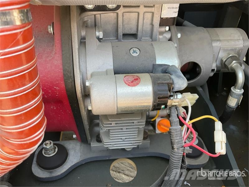 Hytec F1300 Mini Excavator (Unused) حفارات صغيرة أقل من 7 طن (حفارات صغيرة)