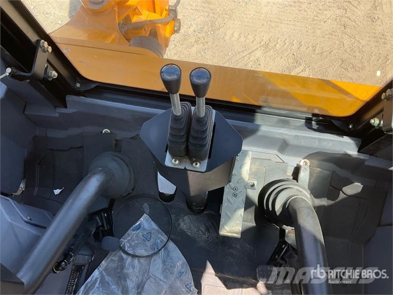 Hytec FM-100 4x4 Backhoe Loader (Unused) Екскаватори-навантажувачі