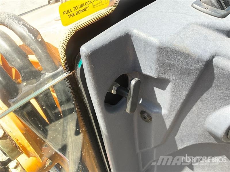 Hytec FM-100 4x4 Backhoe Loader (Unused) Екскаватори-навантажувачі
