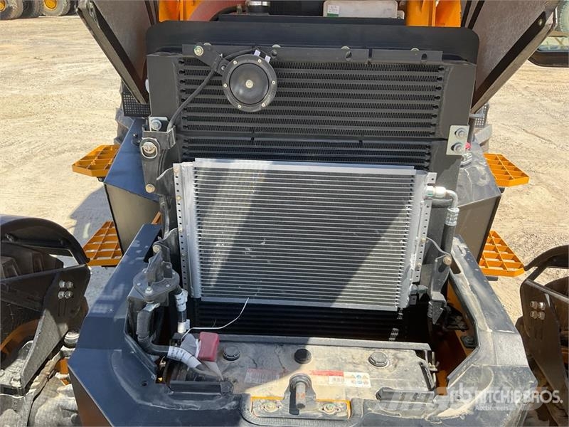 Hytec FM-100 4x4 Backhoe Loader (Unused) Екскаватори-навантажувачі