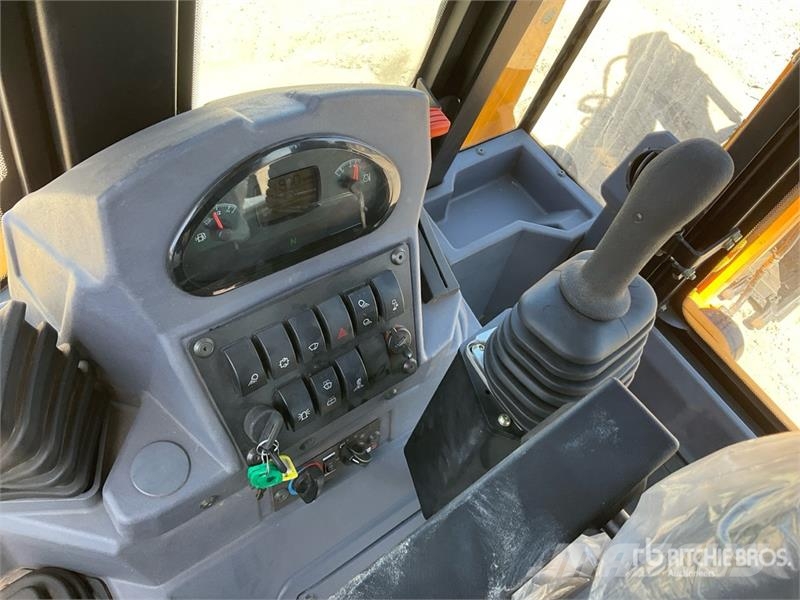 Hytec FM-100 4x4 Backhoe Loader (Unused) Екскаватори-навантажувачі