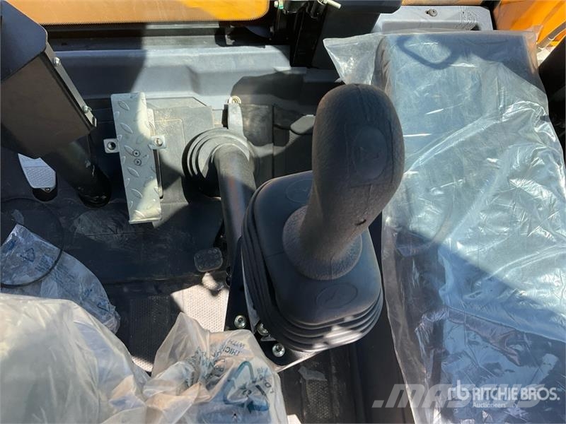 Hytec FM-100 4x4 Backhoe Loader (Unused) Екскаватори-навантажувачі