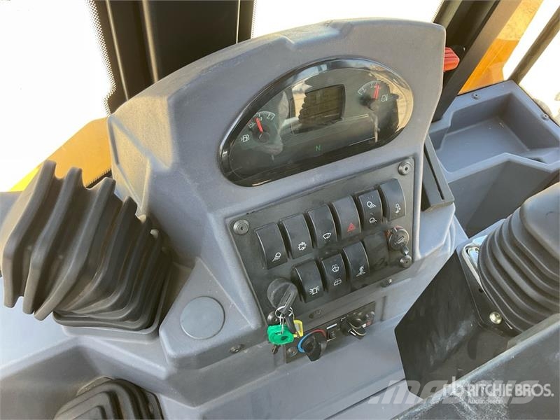 Hytec FM-100 4x4 Backhoe Loader (Unused) Екскаватори-навантажувачі