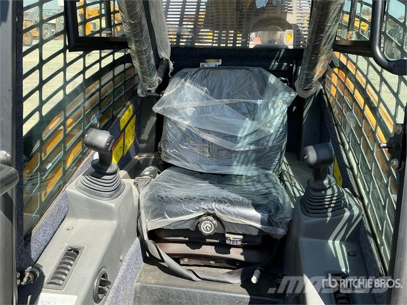 Hytec FM490 Skid Steer Loader (Unused) Liukuohjatut kuormaajat