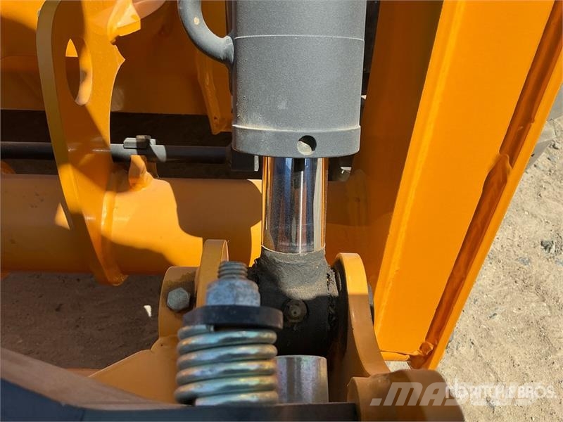Hytec FM490 Skid Steer Loader (Unused) Liukuohjatut kuormaajat