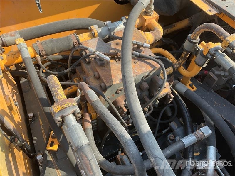 Hyundai 480 LC Tracked Excavator حفارات زحافة