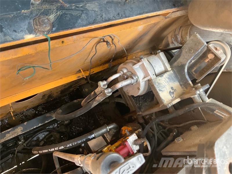 Hyundai 480 LC Tracked Excavator حفارات زحافة