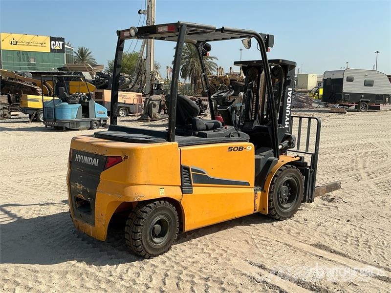Hyundai 50B-9 5 ton Electric Forklift (Inoperable) شاحنات ذات رافعات شوكية تعمل بالكهرباء