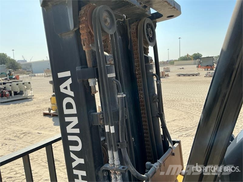 Hyundai 50B-9 5 ton Electric Forklift (Inoperable) شاحنات ذات رافعات شوكية تعمل بالكهرباء