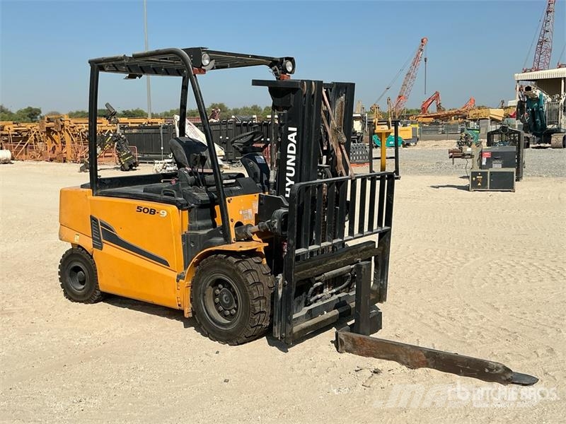 Hyundai 50B-9 5 ton Electric Forklift (Inoperable) شاحنات ذات رافعات شوكية تعمل بالكهرباء