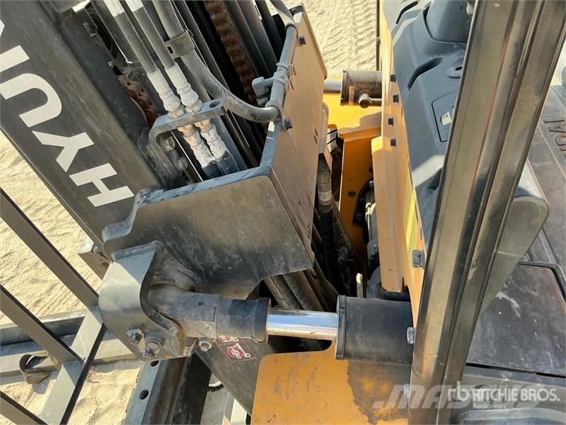 Hyundai 50B-9 5 ton Electric Forklift (Inoperable) شاحنات ذات رافعات شوكية تعمل بالكهرباء
