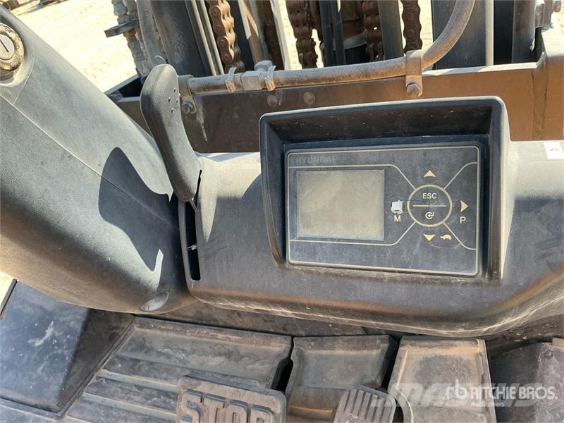 Hyundai 50B-9 5 ton Electric Forklift (Inoperable) شاحنات ذات رافعات شوكية تعمل بالكهرباء