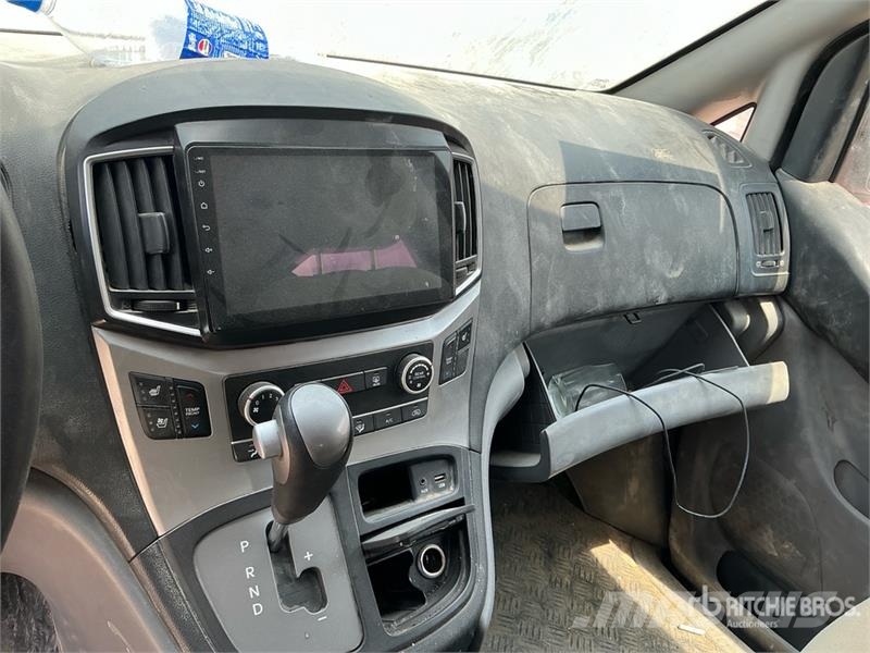 Hyundai Grand Starex Minivan (Inoperable) Sõiduautod