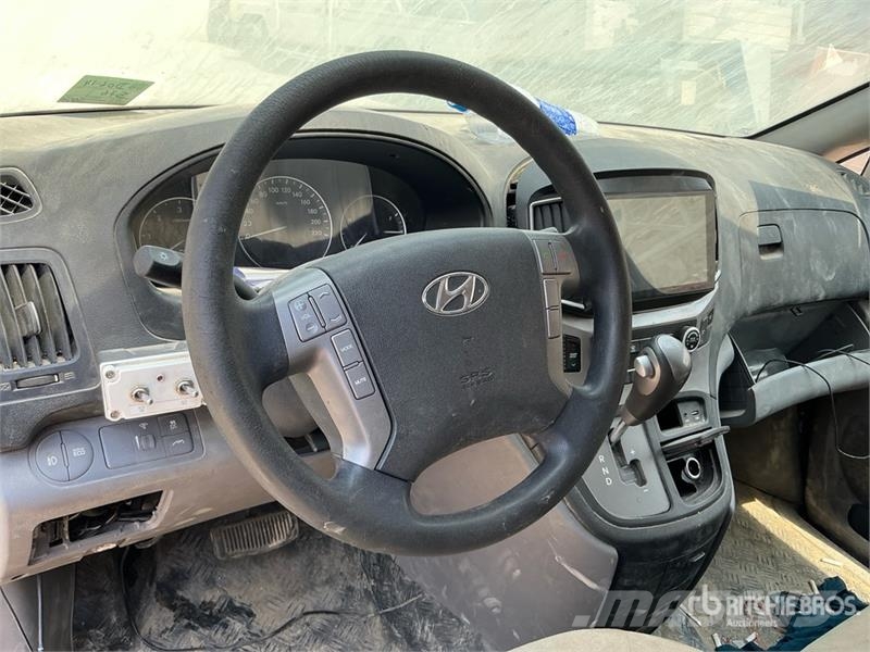 Hyundai Grand Starex Minivan (Inoperable) Sõiduautod