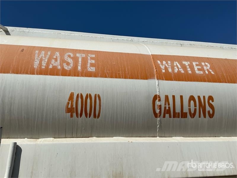 Hyundai HD370 16000 L 6x4 Sleeper Water Truck صهاريج مياه