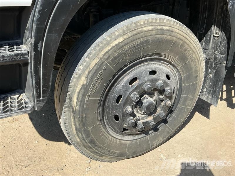 Hyundai HD370 16000 L 6x4 Sleeper Water Truck صهاريج مياه
