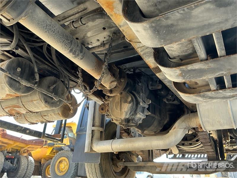 Hyundai HD370 16000 L 6x4 Sleeper Water Truck صهاريج مياه