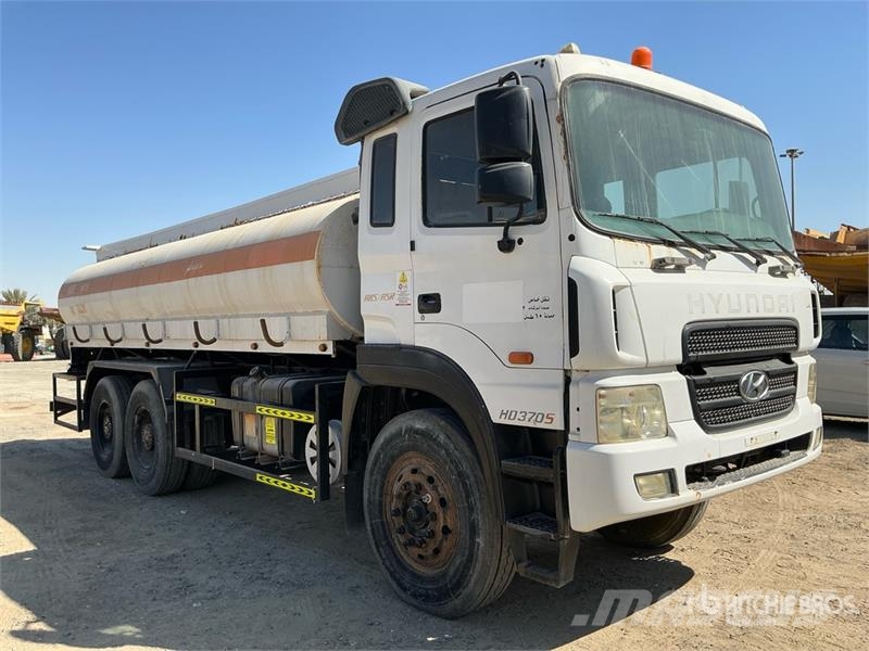 Hyundai HD370 16000 L 6x4 Sleeper Water Truck صهاريج مياه