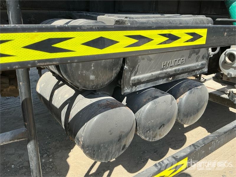 Hyundai HD370 16000 L 6x4 Sleeper Water Truck صهاريج مياه