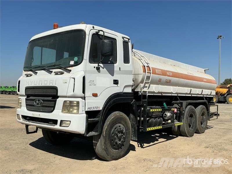 Hyundai HD370 16000 L 6x4 Sleeper Water Truck صهاريج مياه