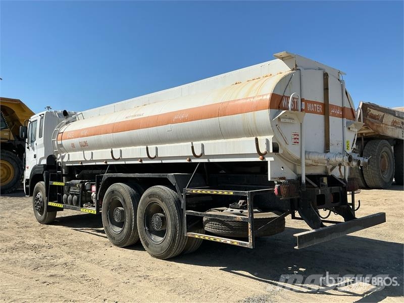 Hyundai HD370 16000 L 6x4 Sleeper Water Truck صهاريج مياه