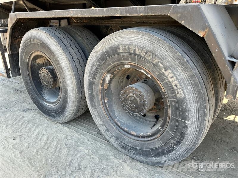 Hyundai HD370 16000 L 6x4 Sleeper Water Truck صهاريج مياه