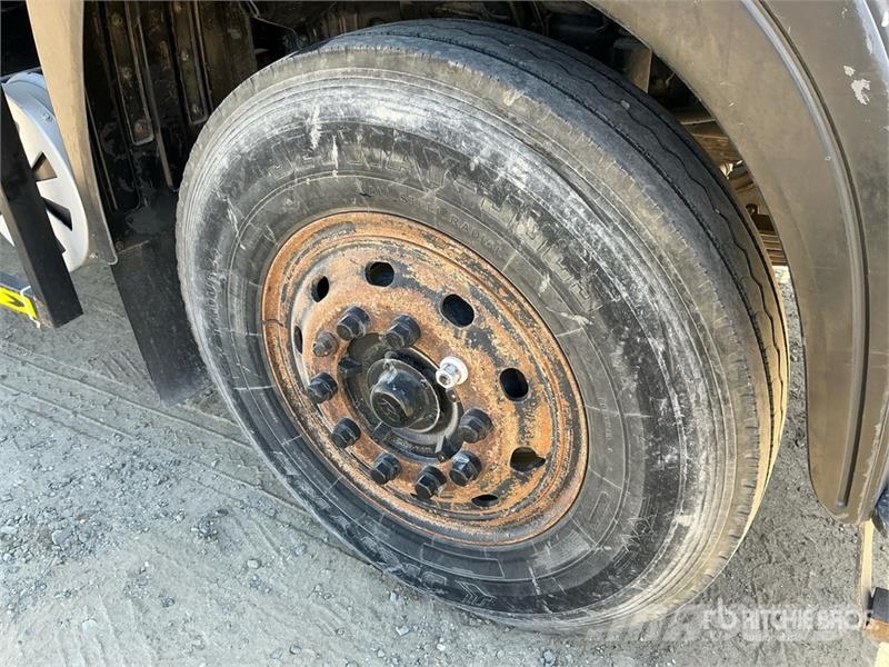 Hyundai HD370 16000 L 6x4 Sleeper Water Truck صهاريج مياه