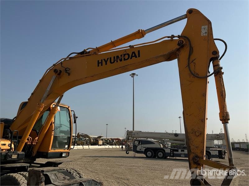 Hyundai R210W-9S Wheel Excavator Bageri na kotačima