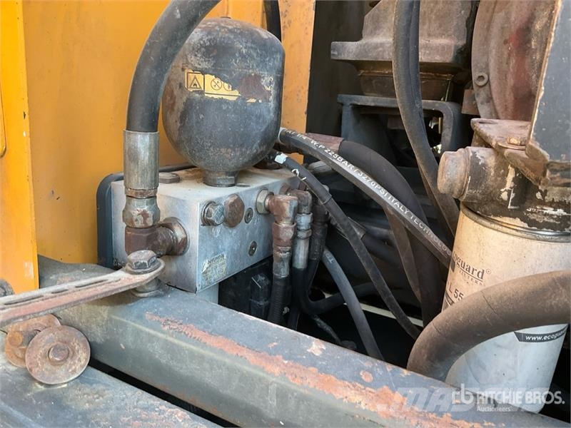 Hyundai R210W-9S Wheel Excavator Bageri na kotačima