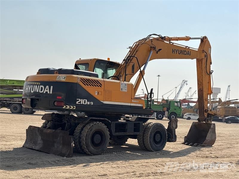 Hyundai R210W-9S Wheel Excavator Lastik tekerli ekskavatörler